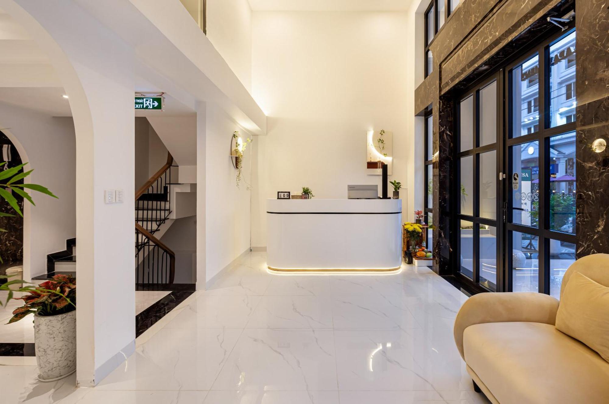 Aparthotel The Royal & - Phu My Hung 2*